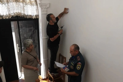 В Малокарачаевском районе установили пожарные извещатели