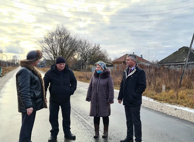 Лукьянов провел прием граждан и осмотрел ряд объектов в Пителинском районе | ya62.ru