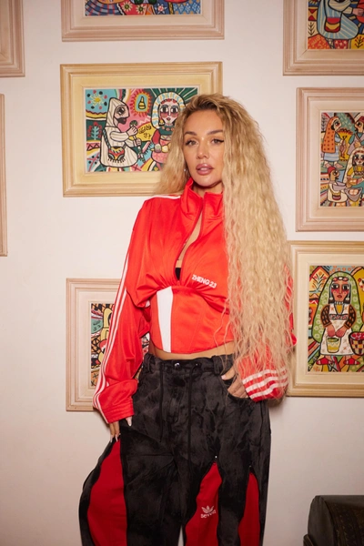 Анна Седокова | www.starhit.ru