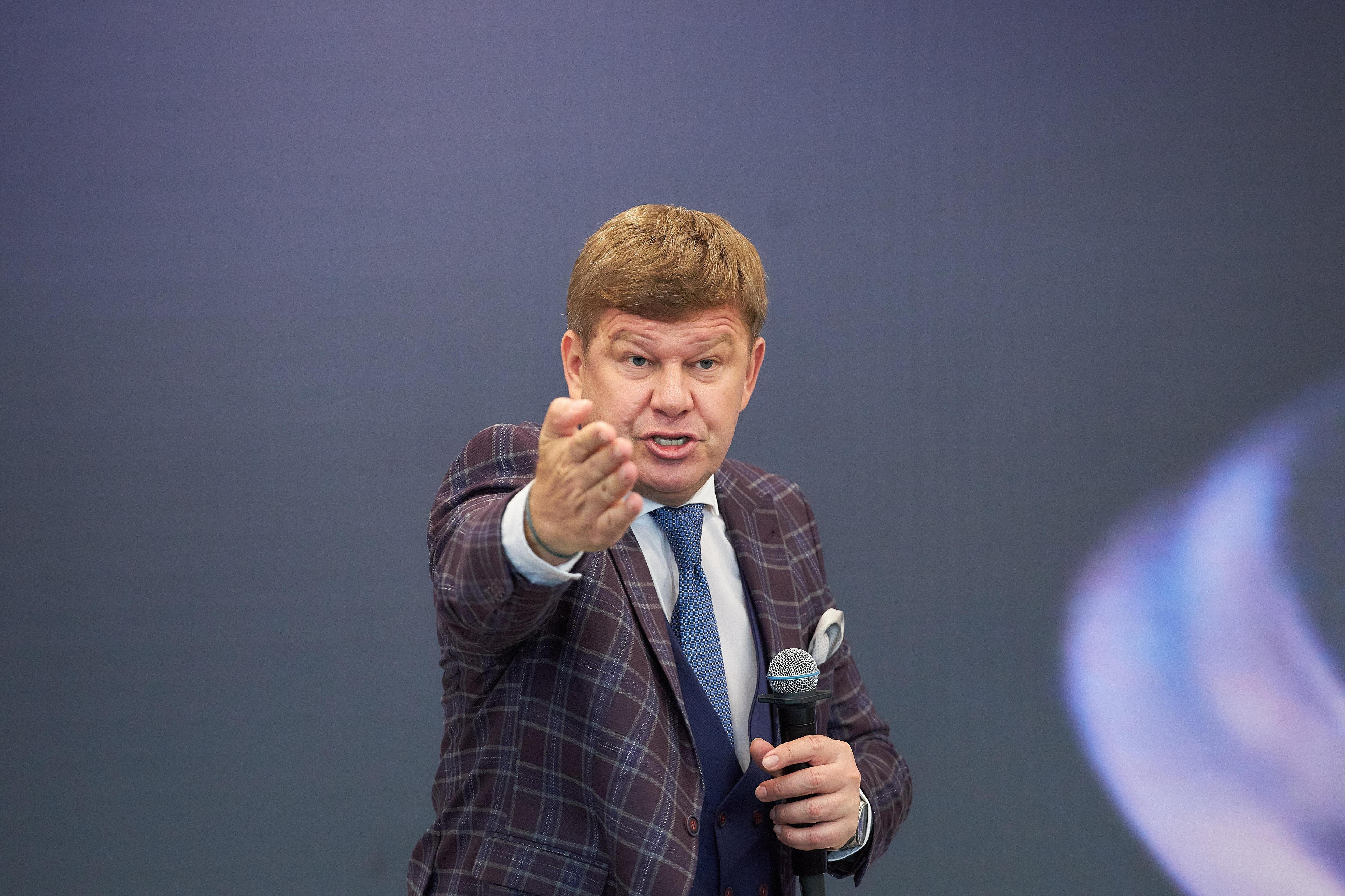 «Команда начала дышать»: Дмитрий Губерниев объяснил успехи «Крыльев Советов» — они не проигрывают 5 матчей подряд