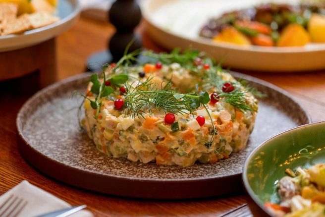 Приятно, когда не надо стоять у плиты в праздник | Источник: «Дружба»