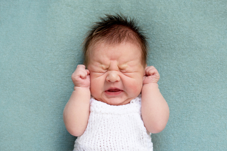 Ребенок просыпается с громким плачем — в чем причина