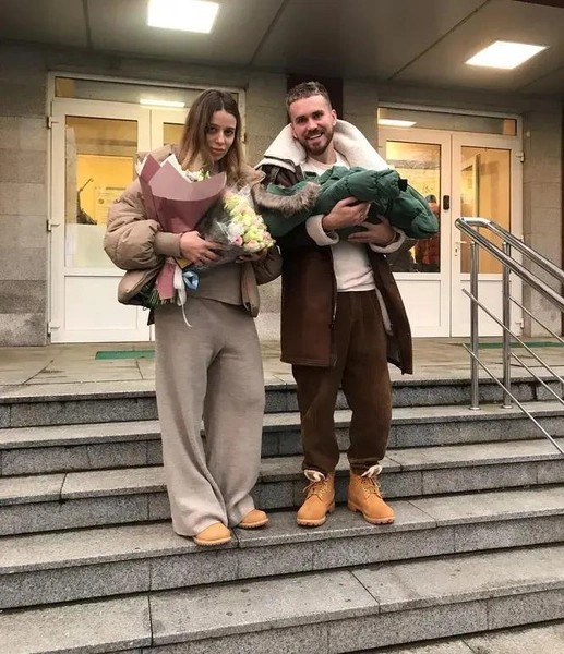 Дмитрий редко видится с дочерью