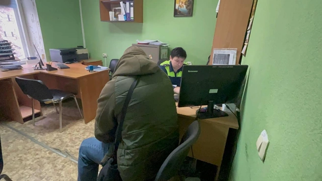 Задержали водителя, который сбил двух школьниц, переходивших дорогу на зеленый | Источник: Госавтоинспекция Екатеринбурга / T.me