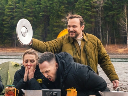 Алексей Чадов набирает вес, Тюльпанова ест червей, а Погребняк рыдает: на Алтае снимают новый «Фактор страха»