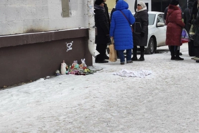 Прощание с выпавшей из окна школьницей в Волгограде