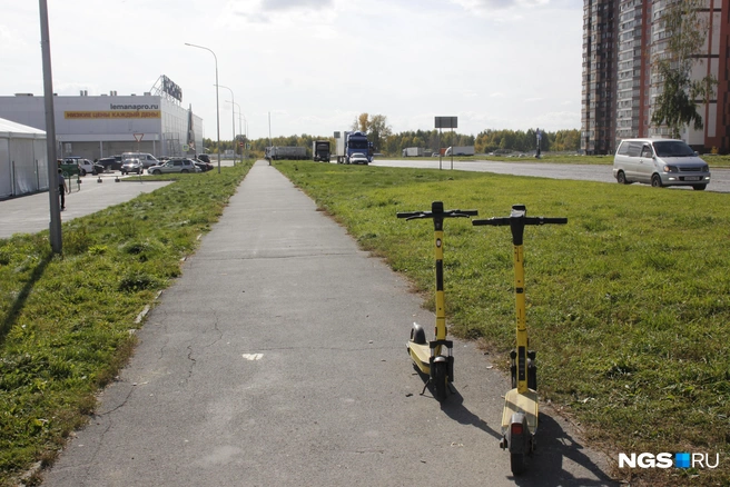 Красный проспект на Родниках в направлении центра города | Источник: Стас Соколов/NGS.RU