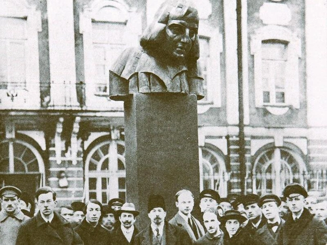 Открытие памятника Генриху Гейне перед входом в университет | Источник: Булла Виктор Карлович, из архива журнала «Ваш тайный советник» (АЖУР)