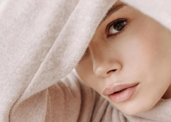 Синеют губы: переохлаждение или болезнь –– отвечает косметолог