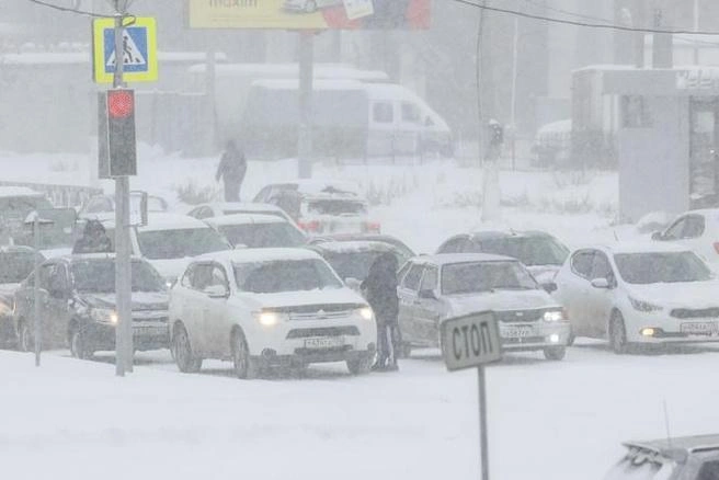 На дорогах города — сложная обстановка | Источник: Максим Шмаков / архив MGORSK.RU