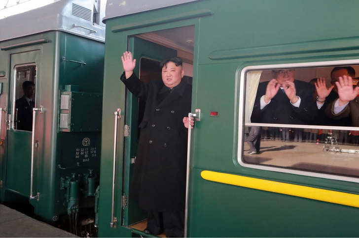Лобстеры, розовые диваны и красавицы-проводницы: что известно о личном бронепоезде Ким Чен Ына