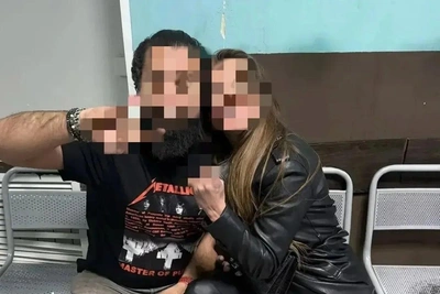 Пятеро туристов устроили прогулку по крыше в Петербурге