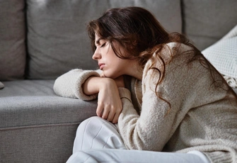 «Мать ушла из семьи, вышла замуж и родила другую дочку. Сейчас она говорит, что всегда любила меня, но я не верю…»