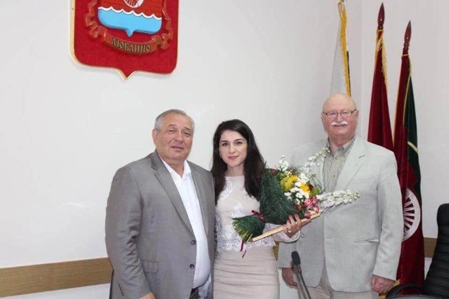 Анна Пачкория вместе с бывшим начальником — главой управы Люблино Алексеем Бирюковым (слева) | Источник: Луиза Цхакая / Facebook (деятельность запрещена в РФ)