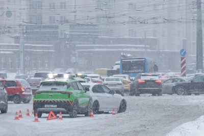 Мощный снегопад вызвал в Москве пробки 8 баллов