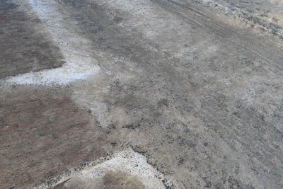 Ледяные бугры на улице Ленина в Новосибирске