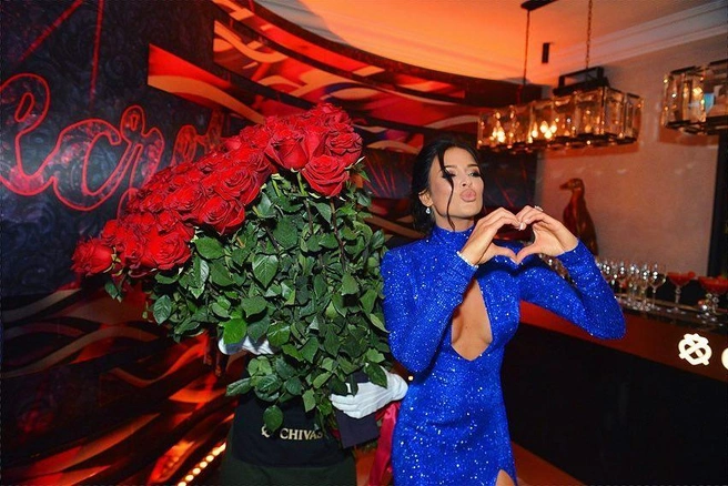 25-летие модель отметила в дорогом ресторане | Источник: nikitchuksofi / Instagram.com*