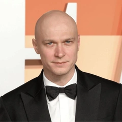 Юра Борисов продолжает покорять Голливуд — актер снимется в новом фильме Эмили Мортимер «Деннис»