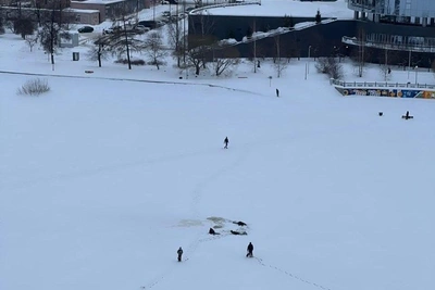 В Екатеринбурге женщина провалилась в городской пруд