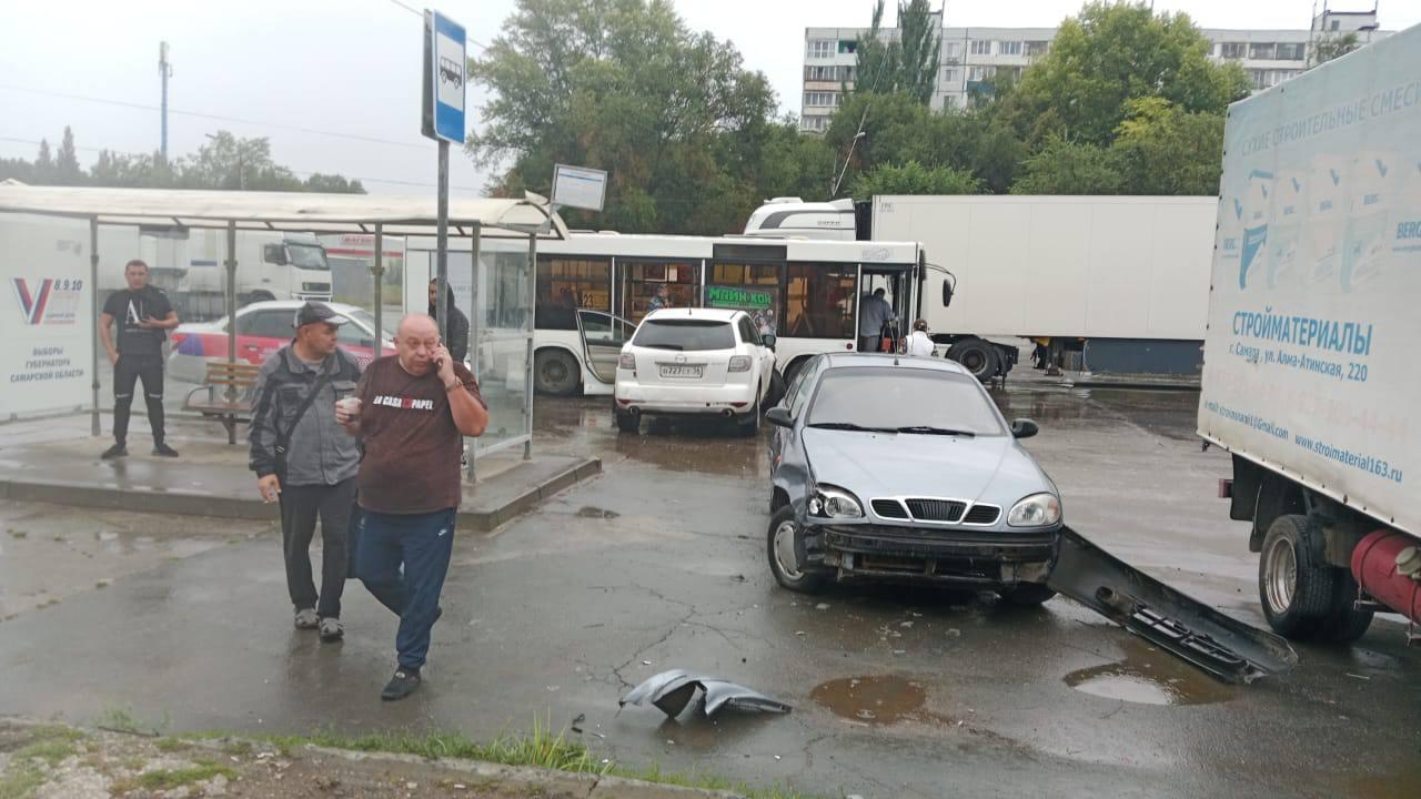 В полиции прокомментировали ДТП, где Mazda на скорости въехала в автобус -  22 августа 2023 - 63.ру