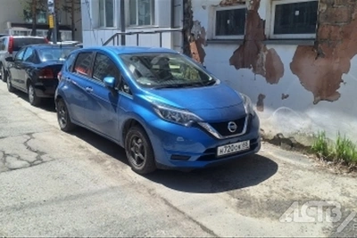 В Южно-Сахалинске ищут очевидцев ДТП с Nissan Note