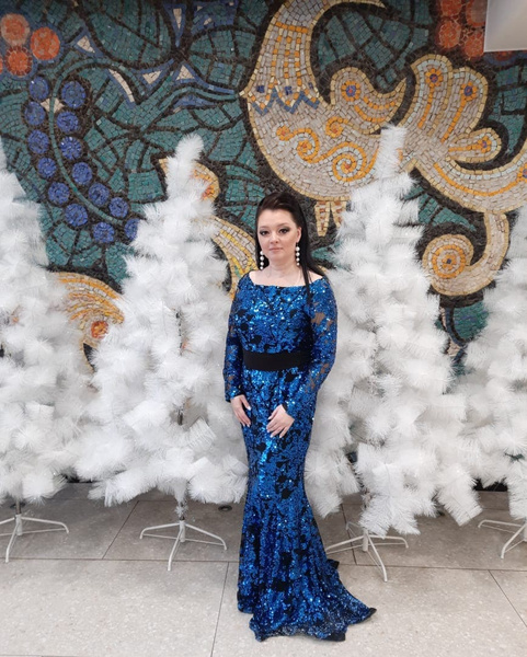 40-летняя певица Эльмира Сулейманова скончалась ночью во сне