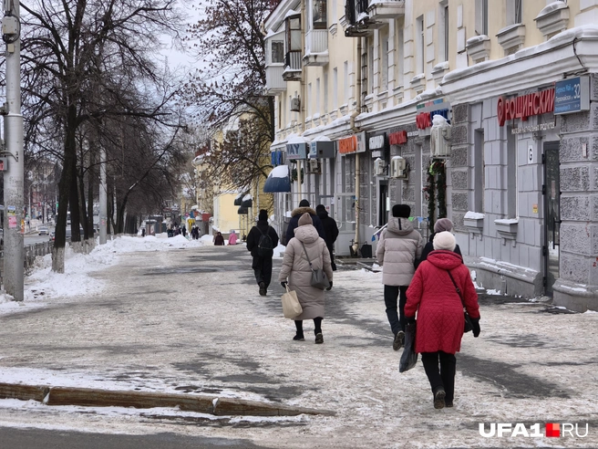 Маленькие магазинчики как правило расположены на первых этажах жилых домов | Источник: Булат Салихов / UFA1.RU
