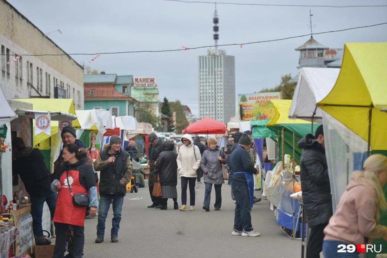 В Архангельске началась Маргаритинская ярмарка: рассказываем, где сейчас торгуют 