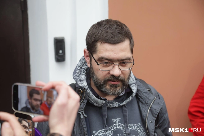 Убийц байкера Ковалева приговорили к 17 и 12 годам колонии, но отца оправдали, других родственников отпустили — отец жертвы этим недоволен | Источник: Дмитрий Толстошеев / MSK1.RU