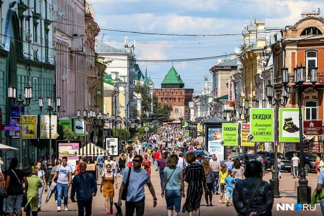 Непривычно пестрая Покровка | Источник: Наталья Бурухина / NN.RU