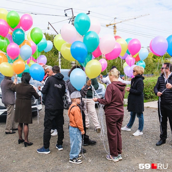 На место памяти приезжают семьями  | Источник: Тимофей Калмаков / 59.RU 