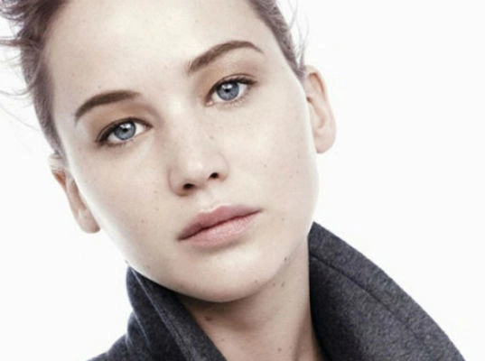 Dior заставил Дженнифер Лоуренс отказаться от макияжа