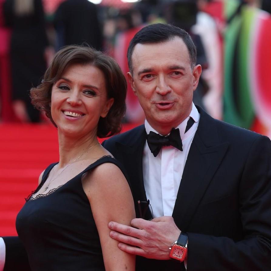 «Я его жена!»: Алферова не может отпустить Бероева, который променял ее на юную актрису и раскрывает правду о разводе