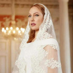 Великолепная Хюррем: Мерьем Узерли опубликовала фотографии в роскошном свадебном платье и кружевной фате