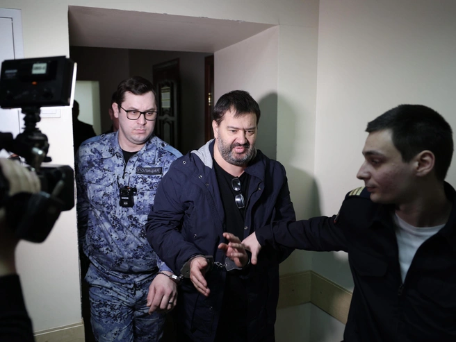 Суд отдельно рассмотрел ходатайства в отношении двух журналистов. | Источник: Алексей Волхонский / V1.RU