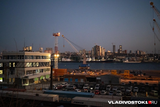 Во Владивостоке у FESCO есть собственный порт | Источник: Елена Буйвол / VLADIVOSTOK1.RU