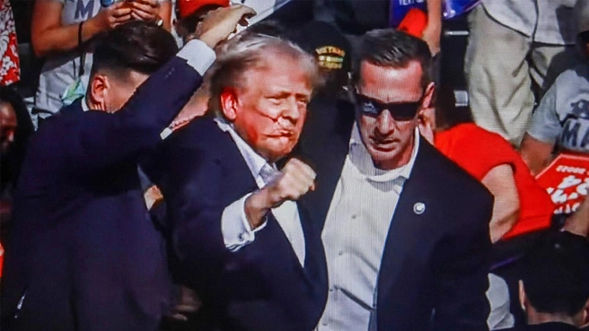 Томас Мэтью Крукс стрелял в Трампа во время предвыборного мероприятия в Батлере, штат Пенсильвания, в 2024 году. | Источник: MEGA