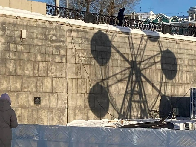 Падение произошло в месте, удалённом от пешеходных дорожек, что помогло избежать травм. | Источник: читательница E1.RU Виктория