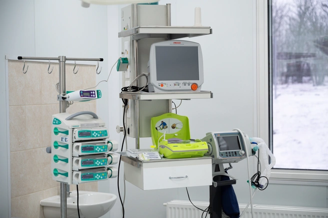 Устройство будет круглосуточно контролировать сердечный ритм и восстанавливать его разрядом тока | 142.ru