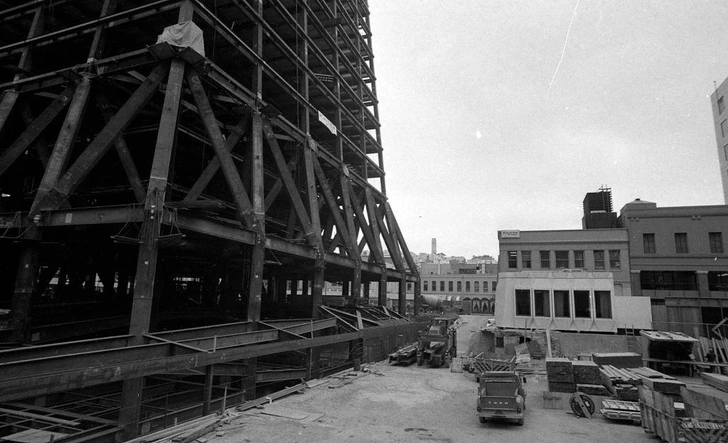На строительной площадки «Пирамиды Трансамерика», 1971 | Источник: Getty Images