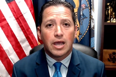 Конгрессмен бросает гонку после смерти сотрудницы