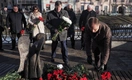 Памятник погибшим врачам снова открыли без организаторов. В этот раз фальстарт у комздрава Петербурга