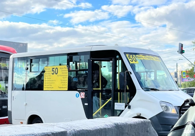 Маршрутка соединяет отдаленные районы Челябинска | Источник: 2ГИС