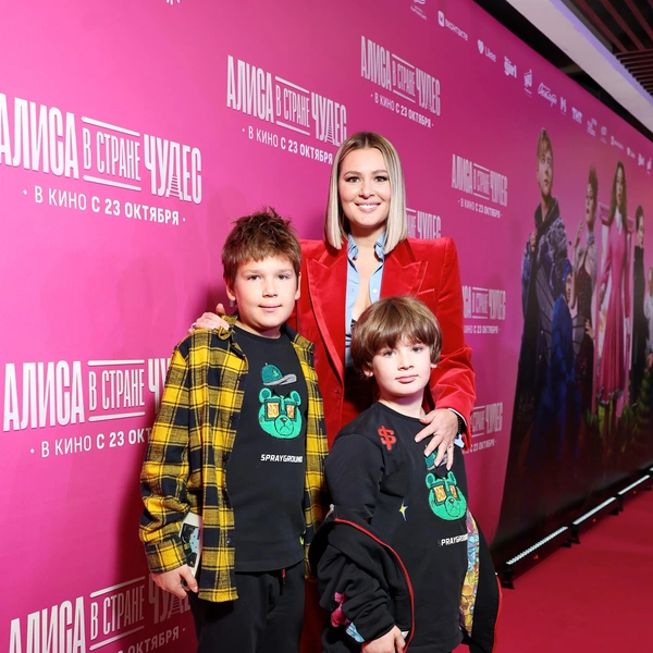 Мария Кожевникова с сыновьями