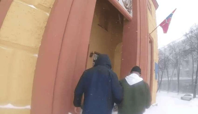 Мужчина самостоятельно заполнил анкету для вступления в иностранную военизированную организацию | Источник: Nk-tv.com