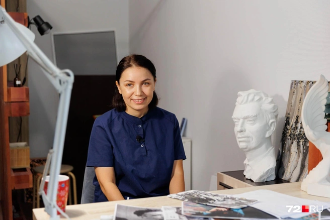 Ирина называет себя домохозяйкой, которая в свободное время просто иногда делает маникюр женщинам. Но на самом деле она скромничает. Женщина делает необыкновенные скульптуры и надгробные памятники | Источник: Ирина Шарова / 72.RU