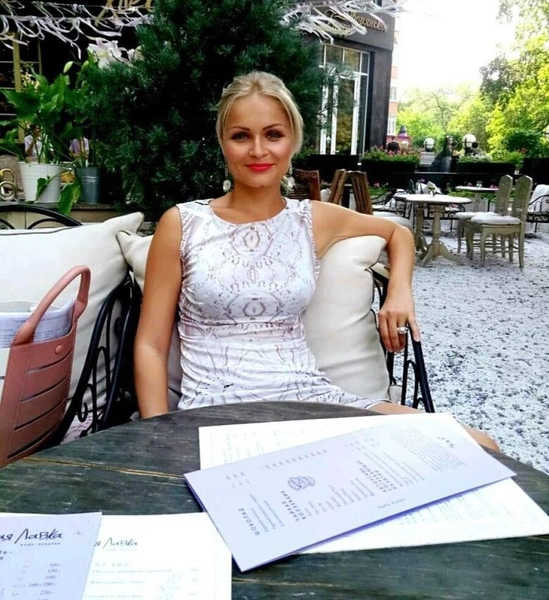 Анна Хоботова | www.starhit.ru