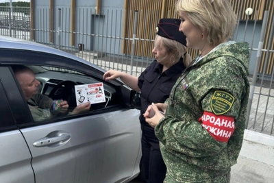 Автоинспекторы и дружинники провели акцию безопасности в Тынде