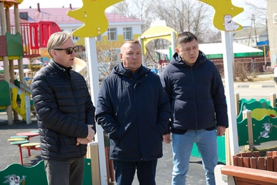 Вице-мэр Кожухов проверил объекты в Луговом после обращений