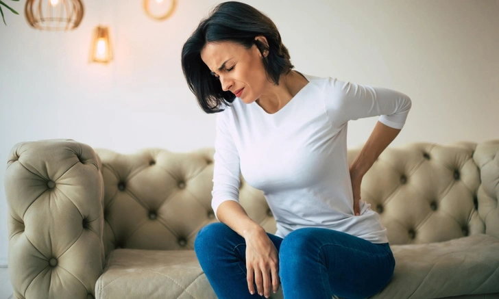 Симптомы очень похожи: как отличить протрузию от грыжи позвоночника | Источник: iStockphoto/Povozniuk